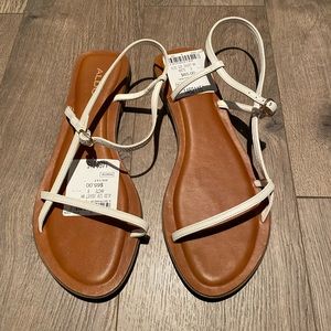 New Aldo size 9 sandals.
